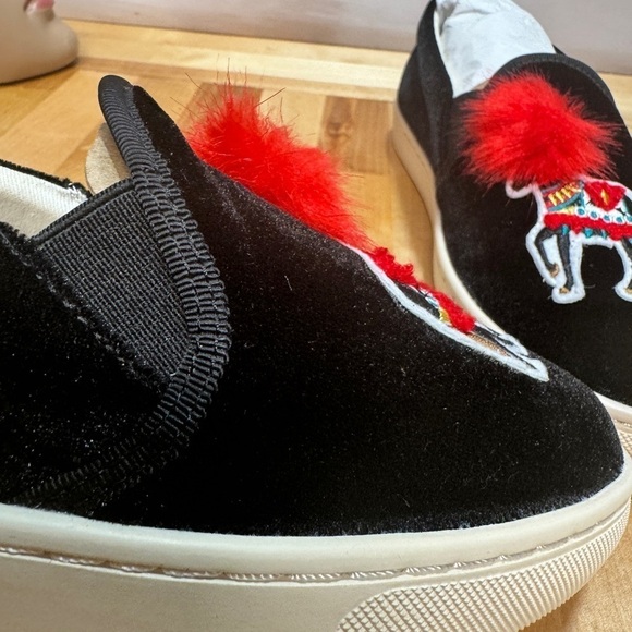 SOLUDOS VELVET SHOW PONY SNEAKER SIZE 6 - Picture 6 of 10